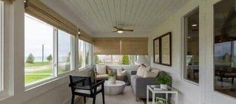 LVR's Luxurious Lake House