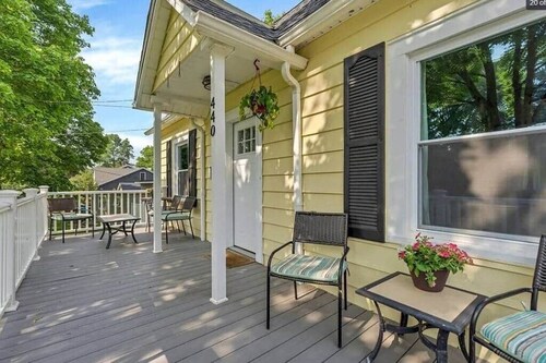 LVR - The Yellow House on 3rd