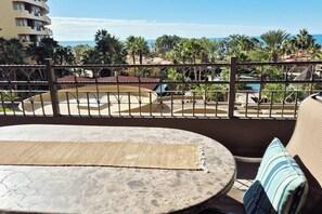 Outdoor dining - Elevated Bella Sirena Views: 2nd Floor Luxury (Puerto Peñasco)