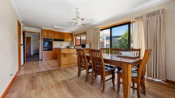 تناول الطعام