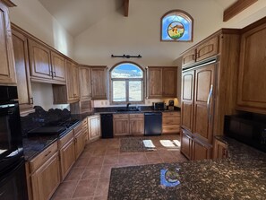 Fridge, microwave, oven, stovetop - 3 Bedroom Luxury Home! (Florissant)