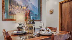 Dining - Khan River Cabin - Riverfront | Wifi | Firepit | Wood Stove | Screen Porch (Great Cacapon)