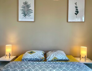 Iron/ironing board, Internet, bed sheets - Spacious new apartment with view of Fourvière (Lyon)