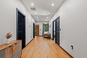 Interior - Pocono Riverfront House \ Outdoor Pool \ Sauna \ Hot tub (Pocono Township)