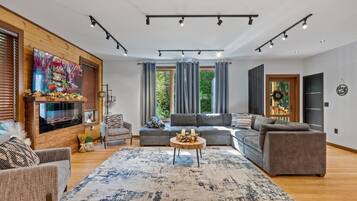 TV, fireplace, stereo