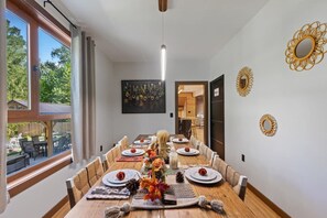 Dining - Pocono Riverfront House \ Outdoor Pool \ Sauna \ Hot tub (Pocono Township)