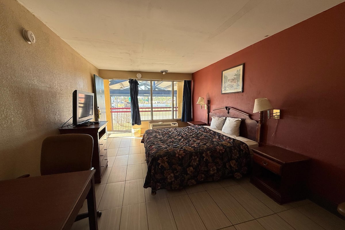 Skrivebord og wi-fi (inkludert)