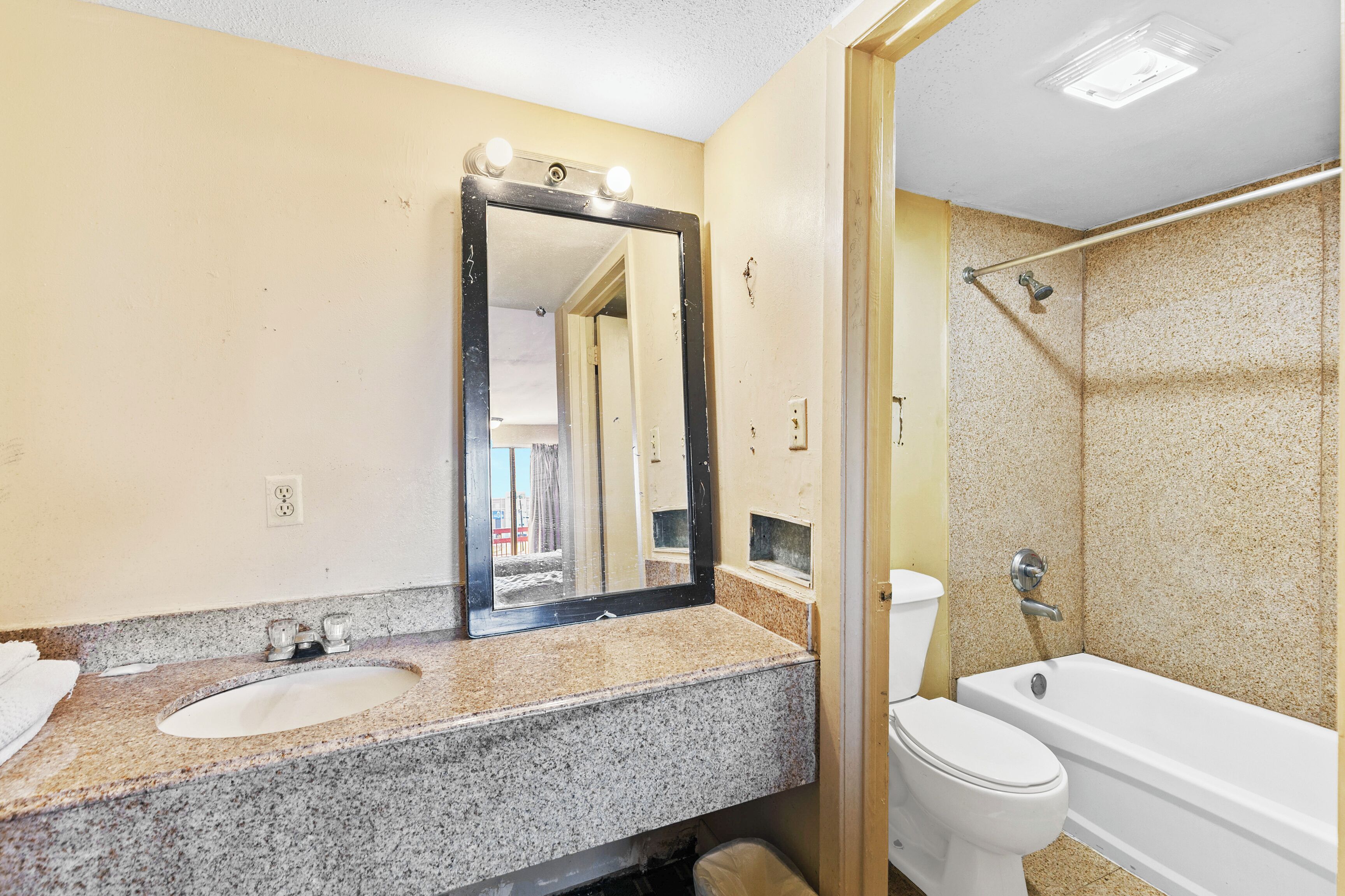 Room, 2 Queen Beds, Non Smoking | Bathroom | Free toiletries, hair dryer, towels