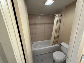 Free toiletries, hair dryer, towels - Luxury Inn By Hotel O Hattiesburg, Ms (Hattiesburg)