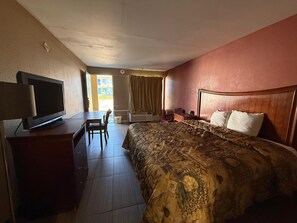 Desk, free WiFi - Luxury Inn By Hotel O Hattiesburg, Ms (Hattiesburg)