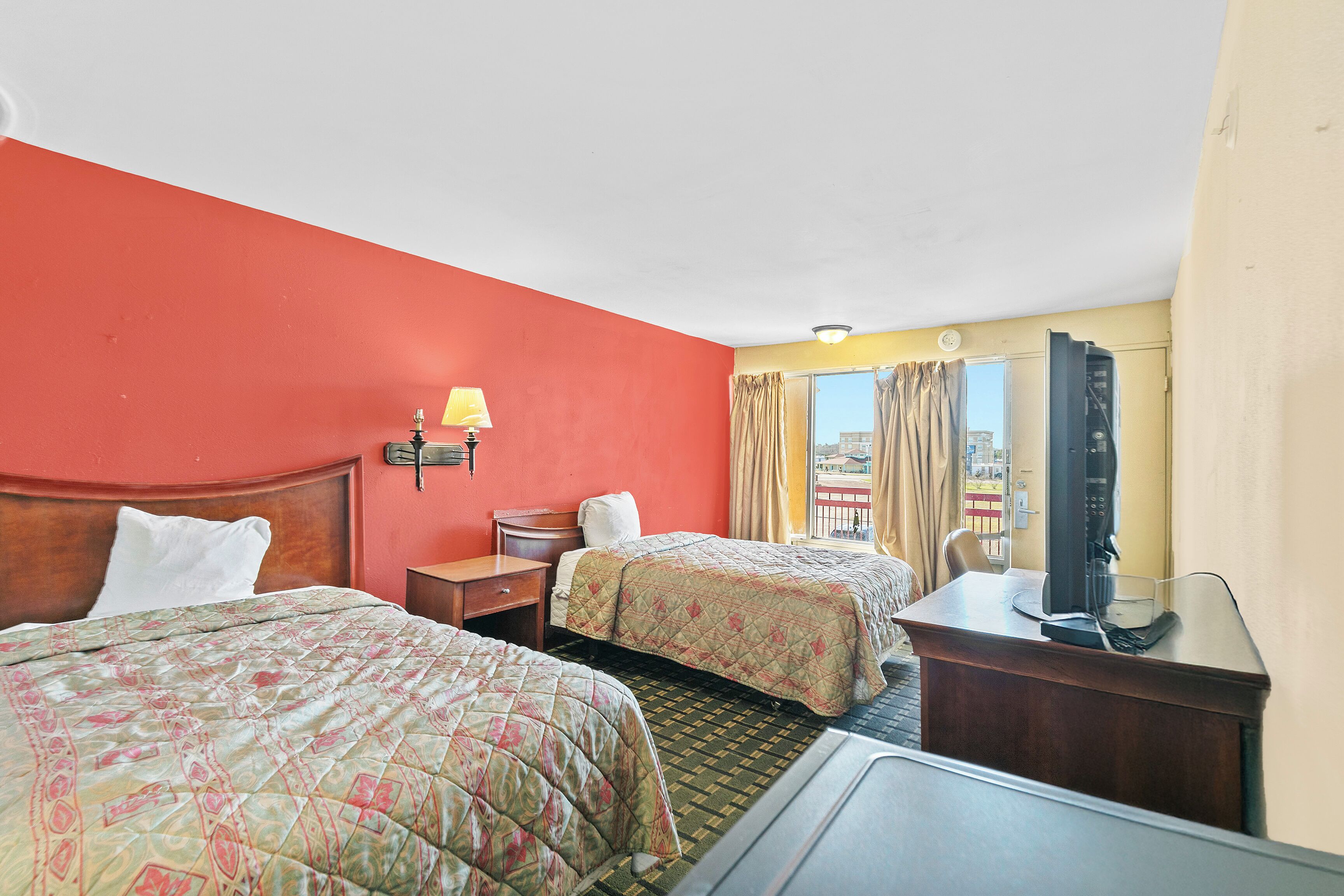 Habitación, 2 camas Queen size, para no fumadores | Escritorio, wifi gratis y ropa de cama 