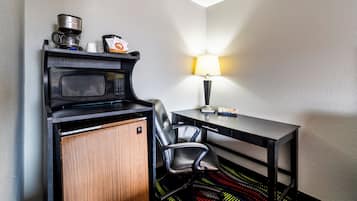 Basic Quadruple Room | Free WiFi