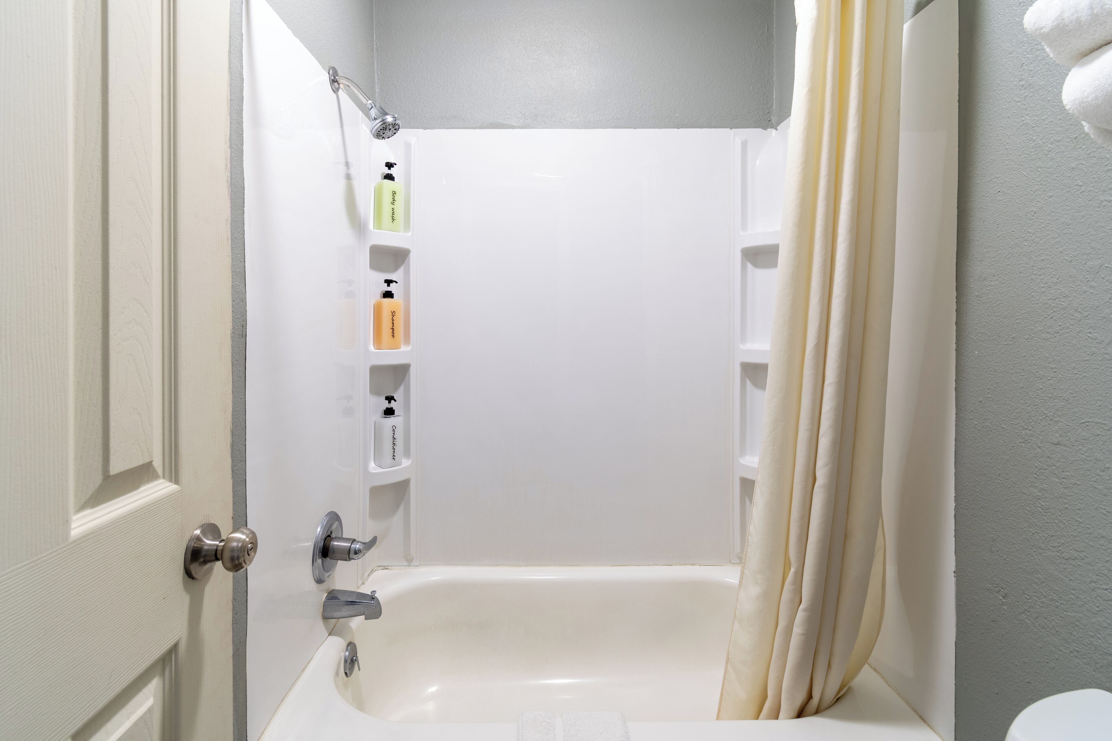Doppia Classic | Bagno | Set di cortesia gratuito, asciugacapelli, asciugamani, sapone