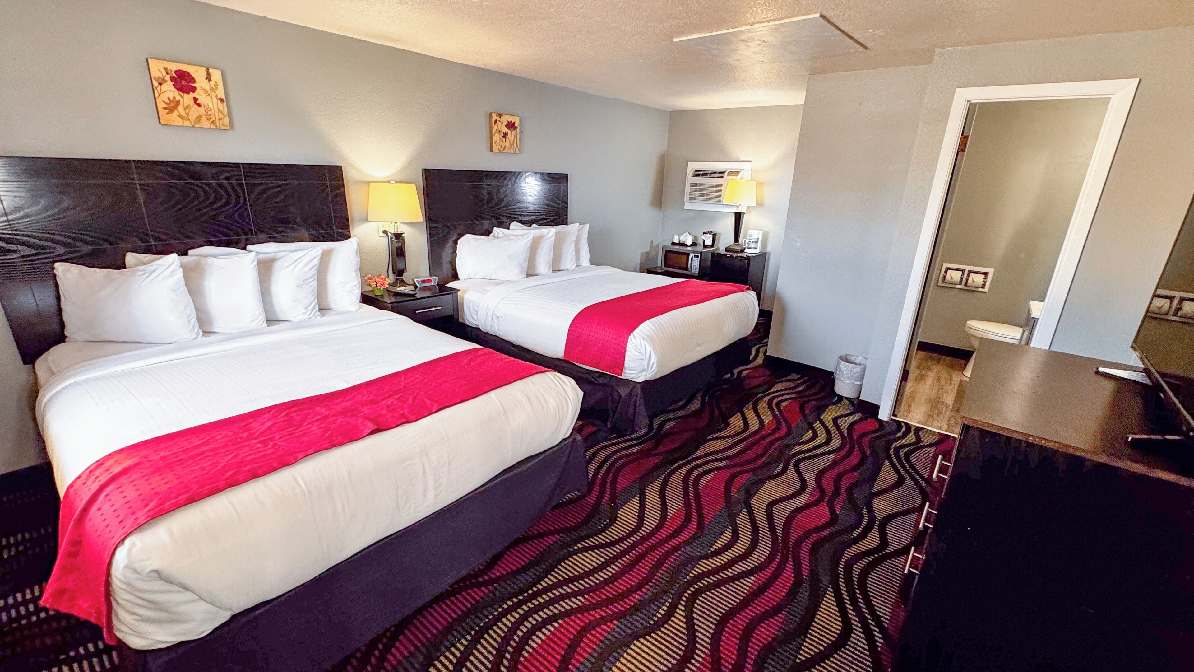 Basic Quadruple Room | Free WiFi