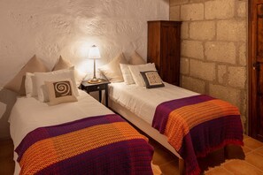 Room - La Casita: 18th Century Charming Canarian House with Private Pool amp; Vi (Arico)