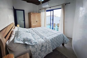 1 bedroom, iron/ironing board, Internet, bed sheets - Eco house with private garden and jacuzzi (Puerto del Rosario)