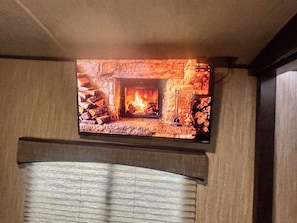 Interior - West Texas Hill Country Escape: Peaceful Starry Rv Retreat Near Abilene (Tuscola)