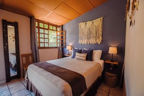 Schreibtisch, Bügeleisen/Bügelbrett, kostenloses WLAN, Bettwäsche