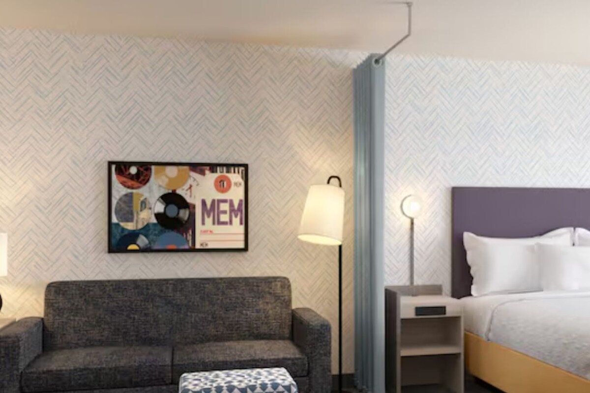 1 King Bed Hearing Accessible Studio Suite