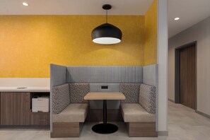 Business centre - Home2 Suites By Hilton Riverview Tampa (Riverview)