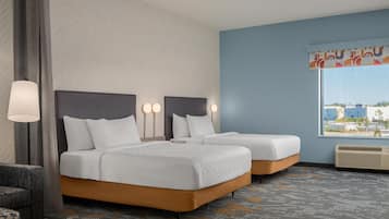 Ropa de cama de alta calidad, escritorio y cortinas blackout