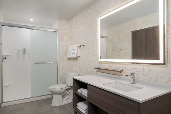 Premium bedding, desk, blackout drapes, iron/ironing board - Home2 Suites By Hilton Riverview Tampa (Riverview)