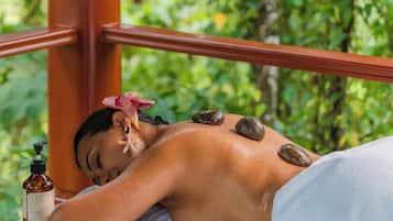 Behandlingsrum för par, kroppsbehandlingar, hydroterapi och aromaterapi