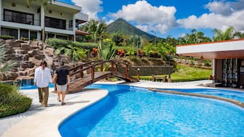 Kolam renang terbuka