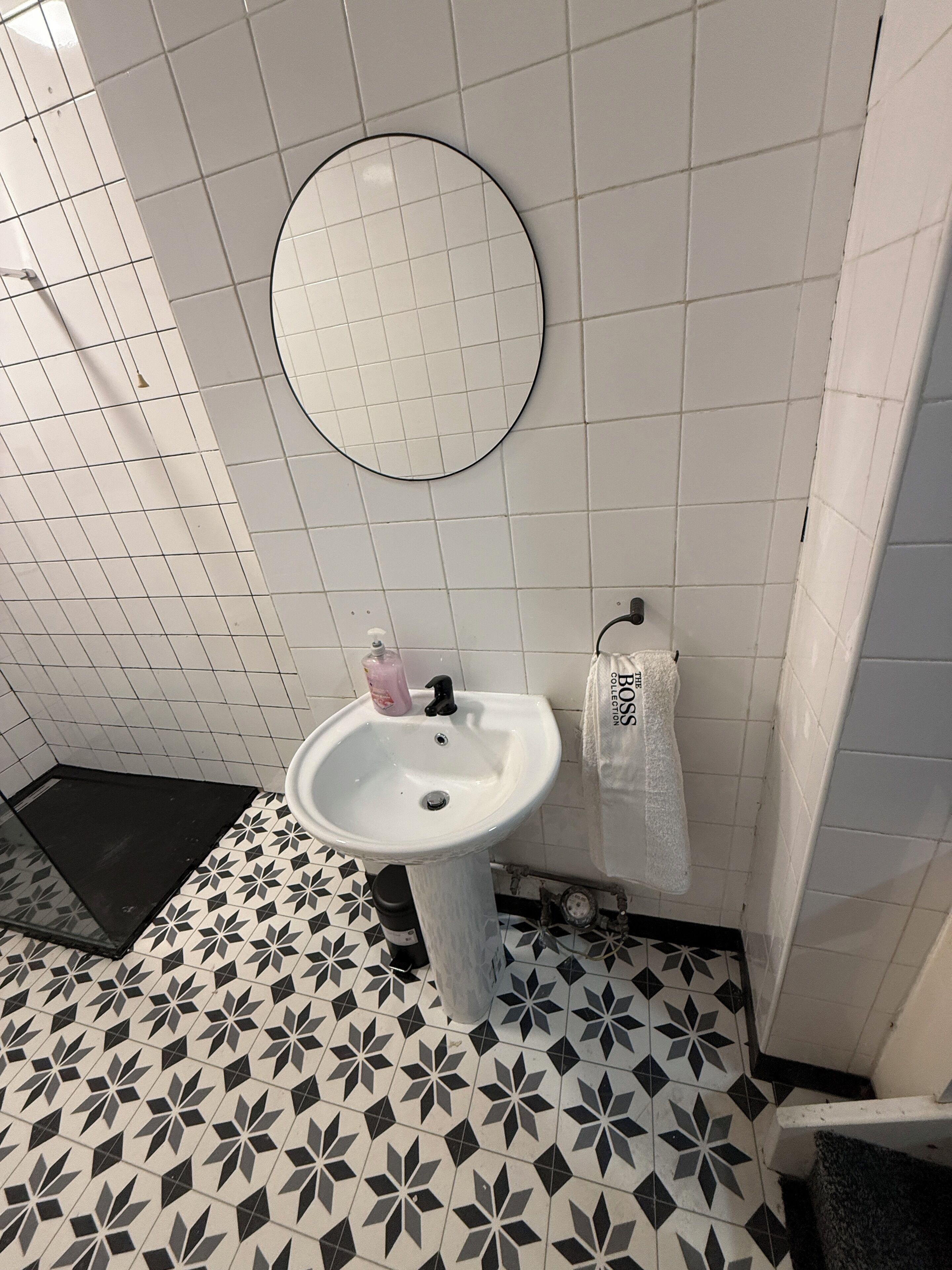 Hårtørrer, bidet, håndklæder, Sæbe
