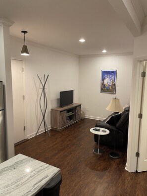 Living area - Updated 1 bedroom in the best location! (Chicago)