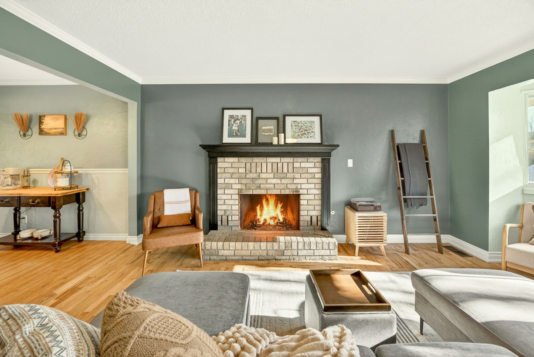 디지털 채널 시청이 가능한 45인치 스마트 TV, 넷플릭스, 훌루