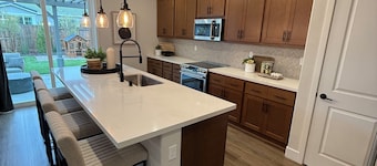 Cozy 4-bedroom bed & breakfast in amazing Manteca near Great Wolf Lodge