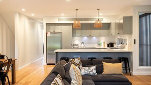 TV - 15A Pandanas - A modern Hamptons-style escape just steps from Mollymook Beach (Mollymook Beach)