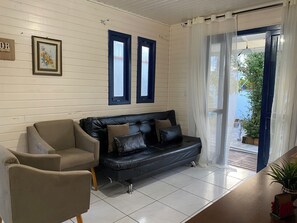 Living area - Vacation home in Florianópolis with pool (Florianópolis)