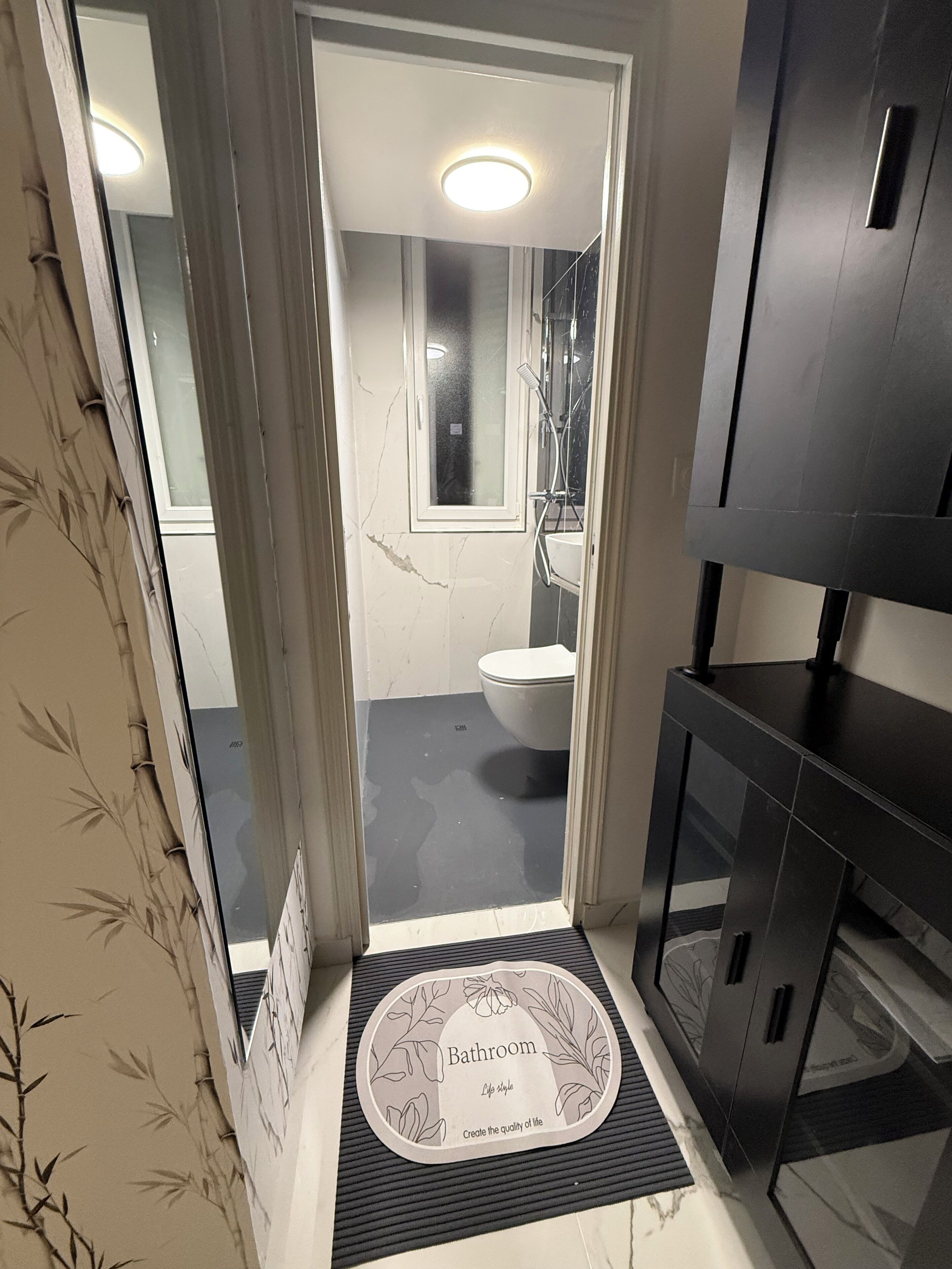 タオル、石鹸、トイレットペーパー