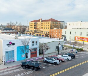 Exterior - Urban Brick Loft Studio • Ride to Trails • Walk to Dining, Shops & Nightlife (Rogers)