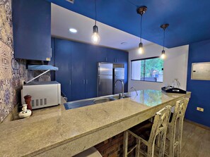 Comfort huis, balkon, uitzicht op binnenplaats | Privékeuken