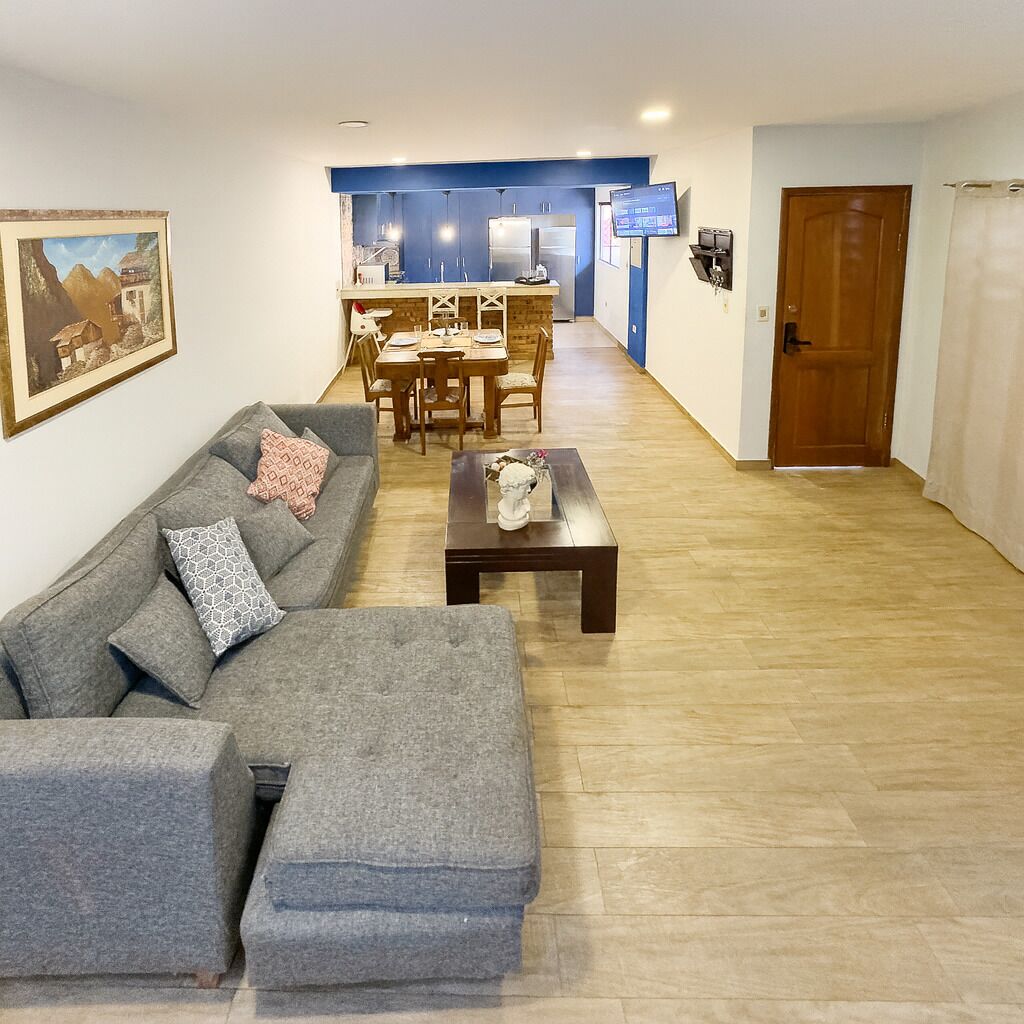 Casa Confort, balcón, vista al patio | Área de sala de estar