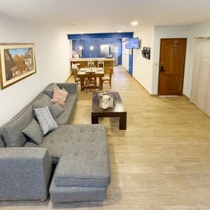 Hus – comfort, balkong, bakgårdsutsikt | Oppholdsområde