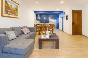 Comfort huis, balkon, uitzicht op binnenplaats | Woonruimte