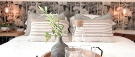 Strykjärn/strykbräda, wi-fi och sängkläder