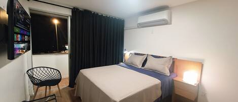 Bureau, fer et planche à repasser, lit parapluie, Wi-Fi gratuit