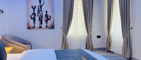 Apartamento Deluxe, balcón | Colchones viscoelásticos y escritorio