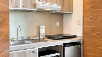 Basic Single Room | Private kitchen