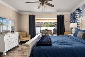 Iron/ironing board, travel cot, WiFi, bed sheets - FUN! - 12 min to Beach, 10 min to IMG, Heated Pool (Bradenton)