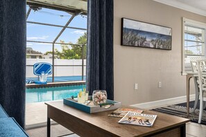 Interior - FUN! - 12 min to Beach, 10 min to IMG, Heated Pool (Bradenton)