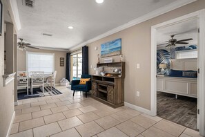 Interior - FUN! - 12 min to Beach, 10 min to IMG, Heated Pool (Bradenton)