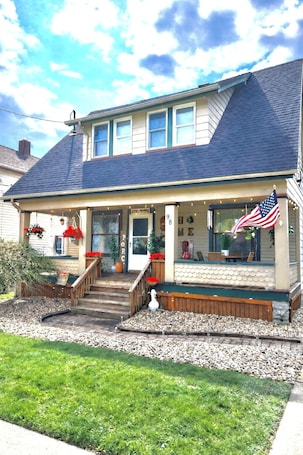 Exterior. Pet-Friendly 2-Story Home Near Youngstown - Fast WiFi - Quiet Area