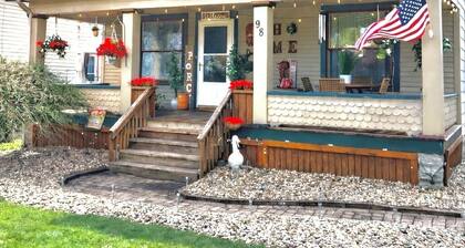 Pet-Friendly 2-Story Home Near Youngstown - Fast WiFi - Quiet Area