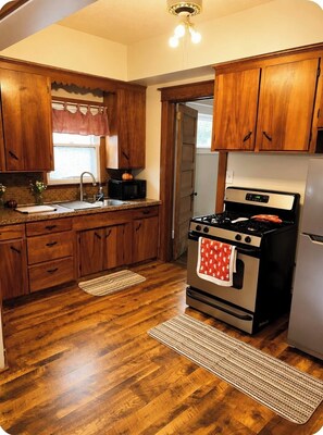 Coffee/tea maker, fridge, microwave, stovetop - Pet-Friendly 2-Story Home Near Youngstown - Fast WiFi - Quiet Area (Struthers)